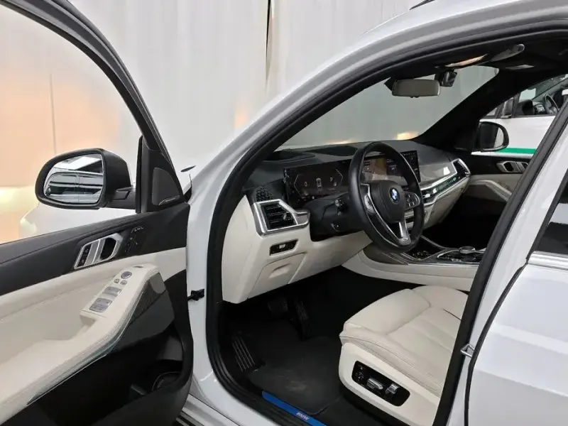 2023 BMW X7 с пробегом 30 828 км