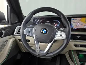2023 BMW X7 с пробегом 30 828 км