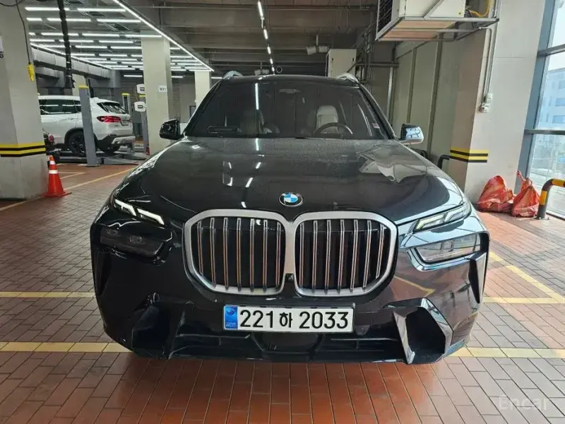 2023 BMW X7 с пробегом 56 131 км