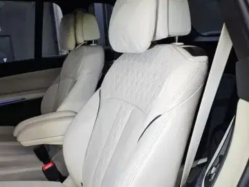 2023 BMW X7 с пробегом 56 131 км