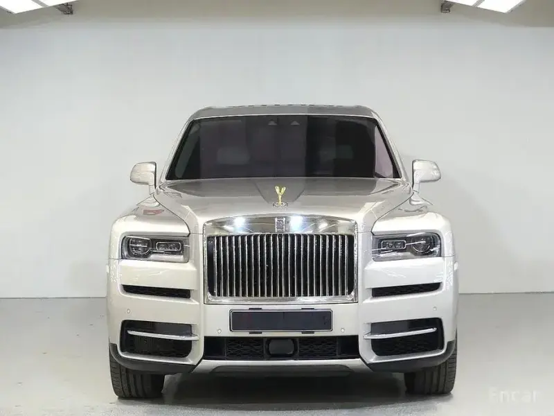 2023 Rolls-Royce Cullinan с пробегом 9 200 км