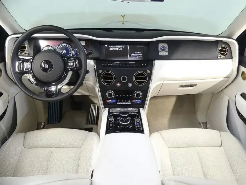 2023 Rolls-Royce Cullinan с пробегом 9 200 км