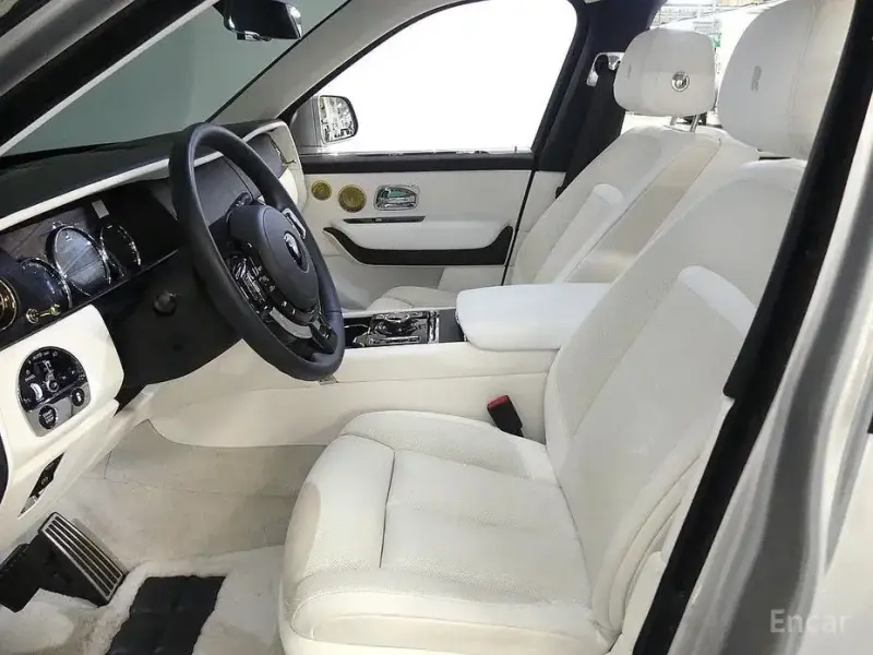 2023 Rolls-Royce Cullinan с пробегом 9 200 км