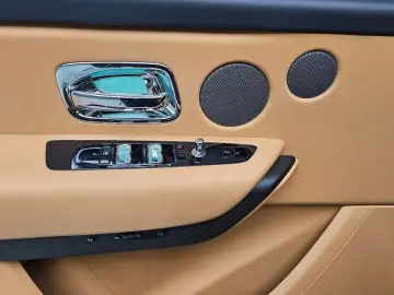2023 Rolls-Royce Cullinan с пробегом 27 809 км