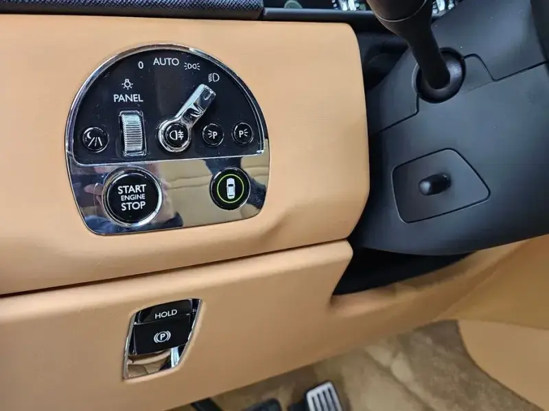 2023 Rolls-Royce Cullinan с пробегом 27 809 км