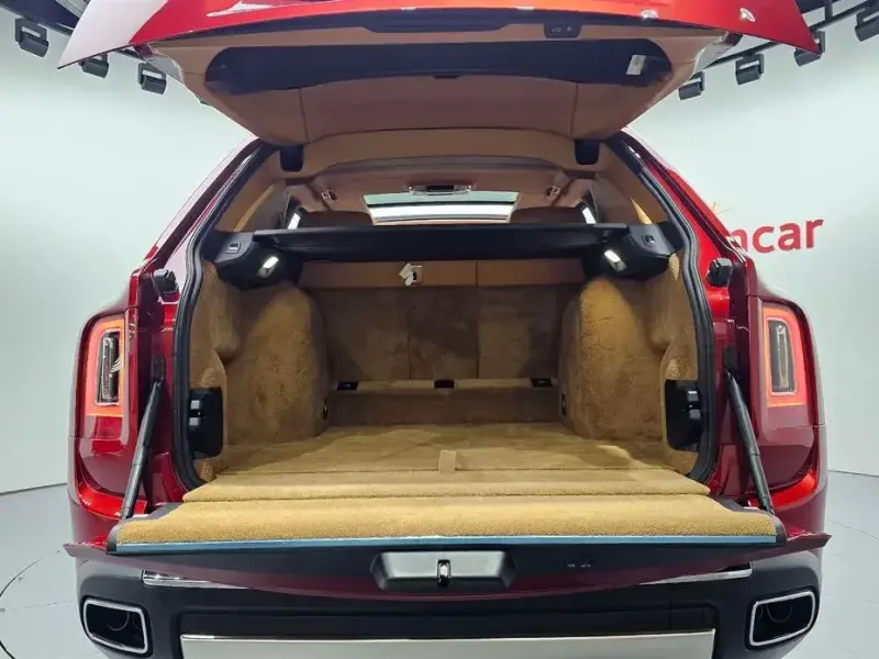 2023 Rolls-Royce Cullinan с пробегом 27 809 км