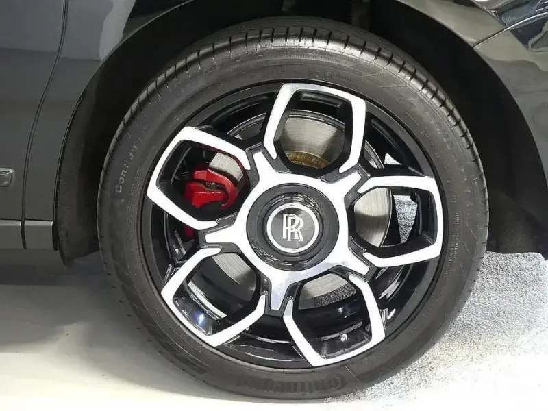 2024 Rolls-Royce Cullinan с пробегом 7 900 км