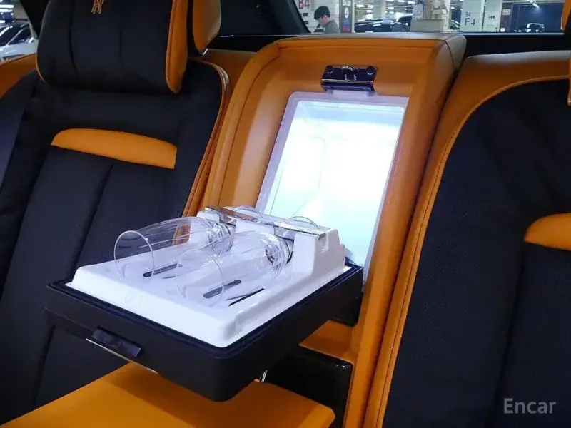 2024 Rolls-Royce Cullinan с пробегом 7 900 км