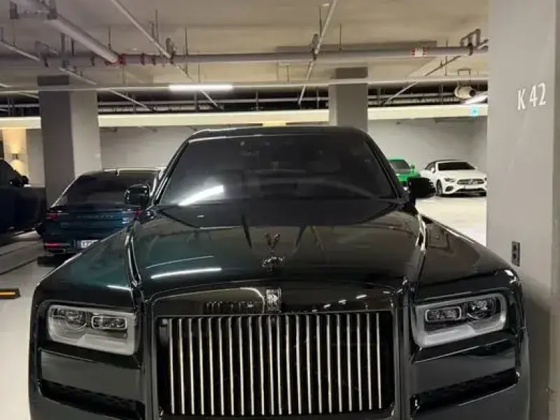 2023 Rolls-Royce Cullinan с пробегом 8 100 км