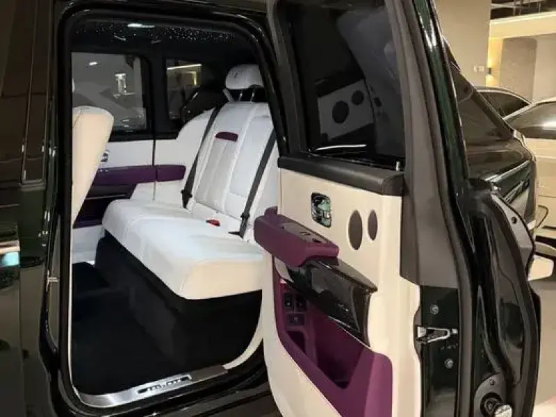 2023 Rolls-Royce Cullinan с пробегом 8 100 км