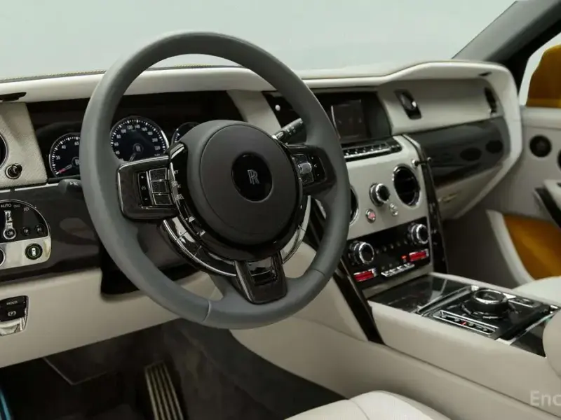 2024 Rolls-Royce Cullinan с пробегом 9 500 км