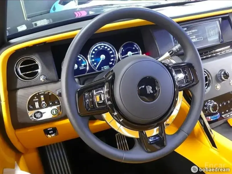 2023 Rolls-Royce Cullinan с пробегом 8 700 км
