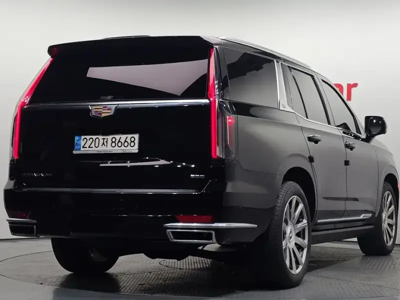 2022 Cadillac Escalade с пробегом 58 605 км