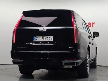 2022 Cadillac Escalade с пробегом 58 605 км