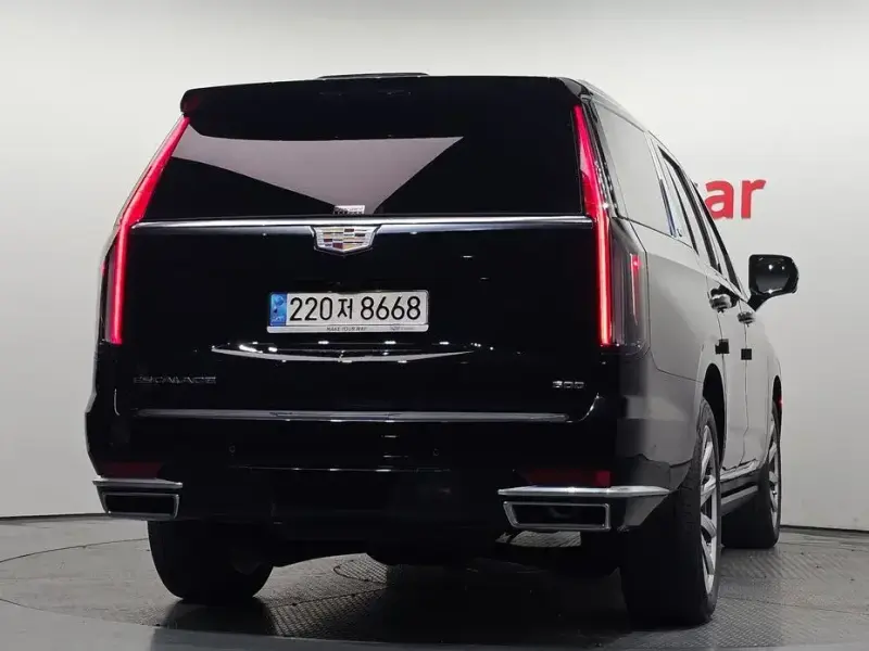 2022 Cadillac Escalade с пробегом 58 605 км