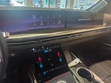 2025 Cadillac Escalade с пробегом 9 244 км