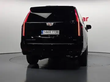 2023 Cadillac Escalade с пробегом 26 541 км