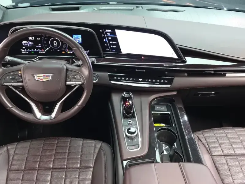 2023 Cadillac Escalade с пробегом 26 541 км