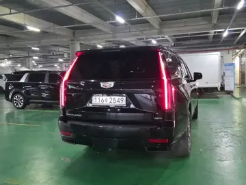 2023 Cadillac Escalade с пробегом 28 697 км
