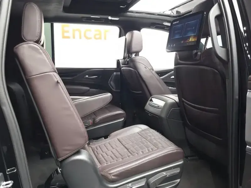 2023 Cadillac Escalade с пробегом 26 541 км