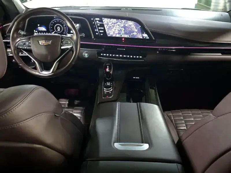2023 Cadillac Escalade с пробегом 28 697 км