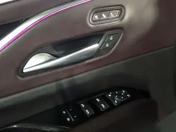 2023 Cadillac Escalade с пробегом 28 697 км
