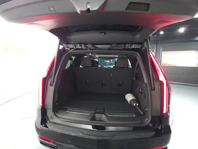 2023 Cadillac Escalade с пробегом 26 541 км