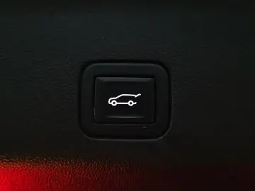 2023 Cadillac Escalade с пробегом 28 697 км