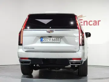 2023 Cadillac Escalade с пробегом 13 762 км
