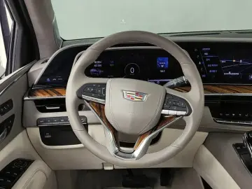 2023 Cadillac Escalade с пробегом 13 762 км