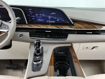 2023 Cadillac Escalade с пробегом 13 762 км