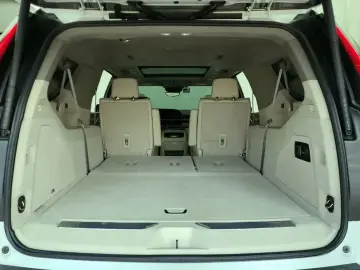 2023 Cadillac Escalade с пробегом 13 762 км
