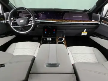 2025 Cadillac Escalade с пробегом 3 995 км
