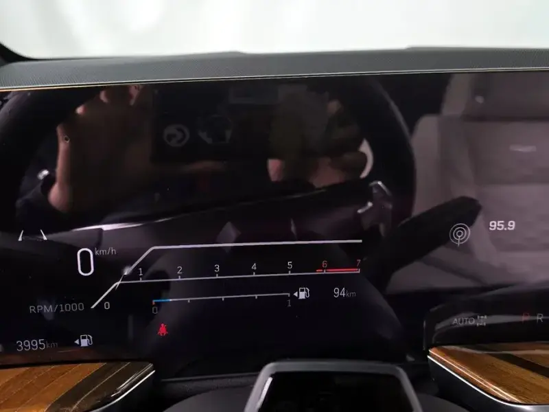2025 Cadillac Escalade с пробегом 3 995 км