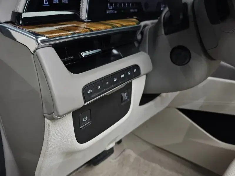 2021 Cadillac Escalade с пробегом 87 141 км