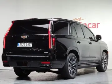 2022 Cadillac Escalade с пробегом 90 909 км