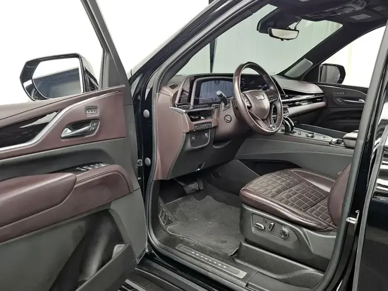 2022 Cadillac Escalade с пробегом 90 909 км