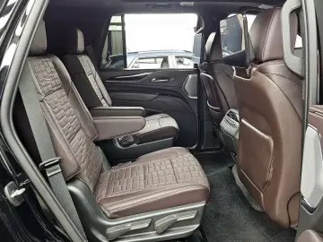 2022 Cadillac Escalade с пробегом 90 909 км