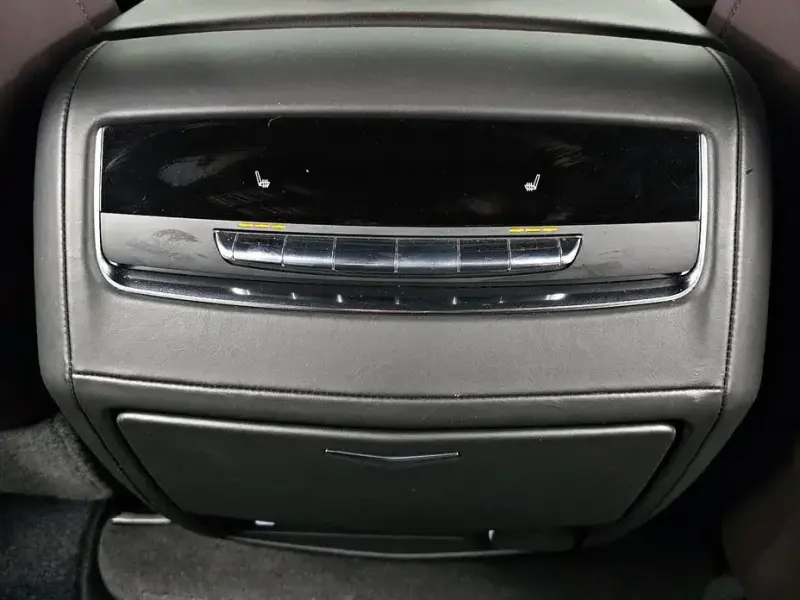 2022 Cadillac Escalade с пробегом 90 909 км
