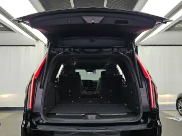 2022 Cadillac Escalade с пробегом 90 909 км