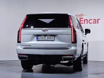 2023 Cadillac Escalade с пробегом 49 418 км
