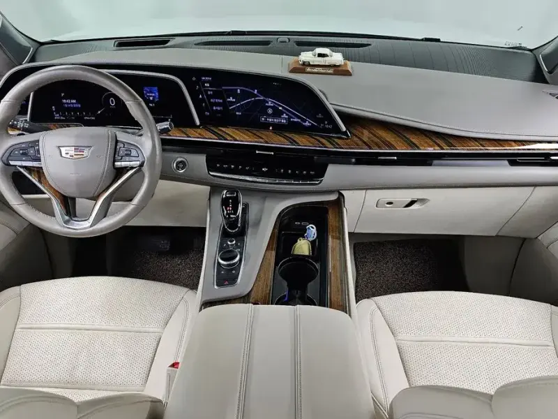 2023 Cadillac Escalade с пробегом 49 418 км
