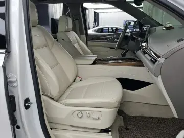 2023 Cadillac Escalade с пробегом 49 418 км