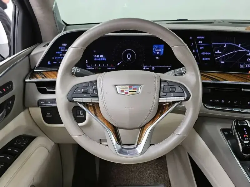 2023 Cadillac Escalade с пробегом 49 418 км