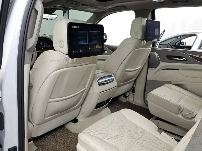 2023 Cadillac Escalade с пробегом 49 418 км