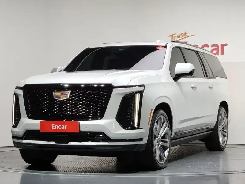 2025 Cadillac Escalade с пробегом 14 837 км