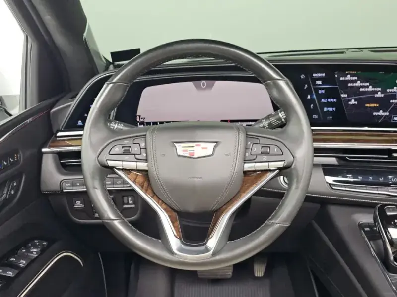 2021 Cadillac Escalade с пробегом 46 949 км