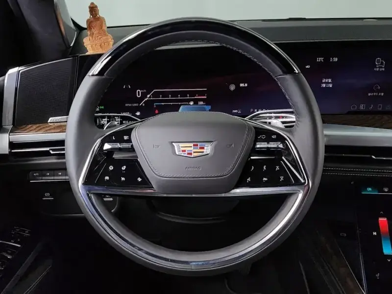 2025 Cadillac Escalade с пробегом 14 837 км