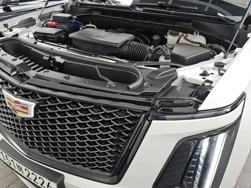 2025 Cadillac Escalade с пробегом 5 888 км