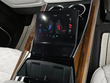 2025 Cadillac Escalade с пробегом 5 888 км
